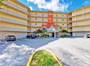 8290 Lake Dr APT 216, Doral, FL 33166