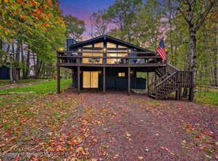 108 Black Bear Ln, Tobyhanna, PA 18466