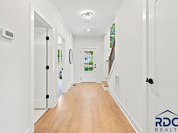 4th image of 109 Gilbert Ave