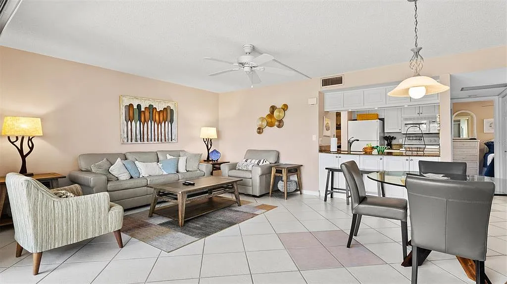 Building Photo - 1700 Cove II Pl #310