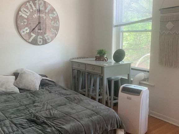 2nd image of 2909 N Mildred Ave #2907-2