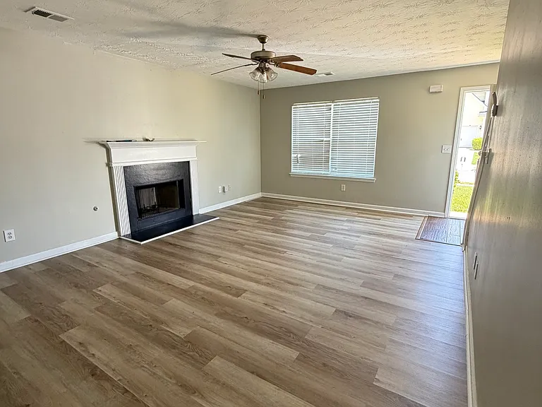 90 Keyton Dr — Photo 5