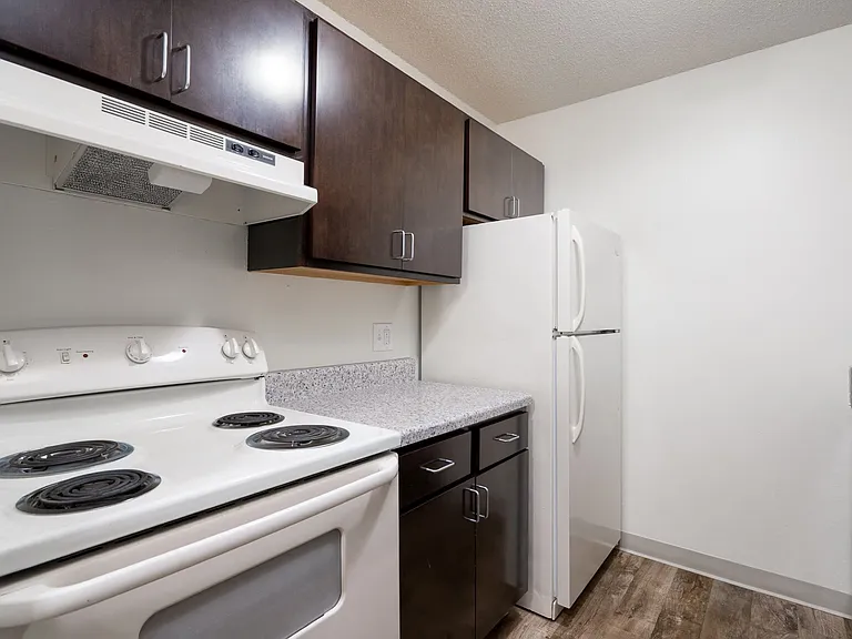 Drake Apartments — Photo 10