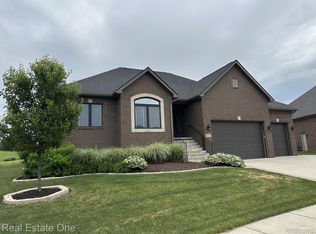 62752 Sawgrass Dr, Washington, MI