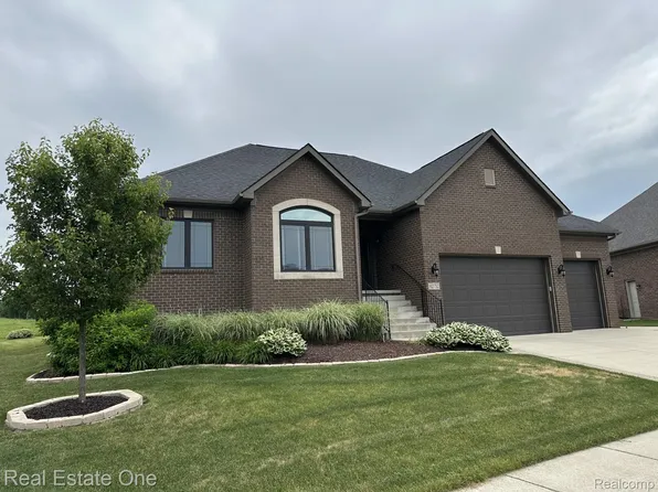 62752 Sawgrass Dr, Washington, MI 48094