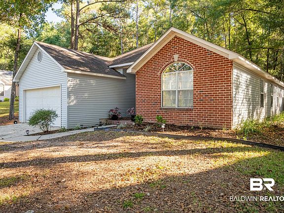 4th image of 136 Donna Cir