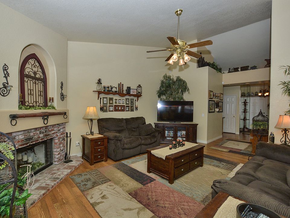 1st image of 3108 E Black Horse Dr