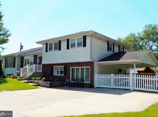 221 S School St, Gibbstown, NJ 08027