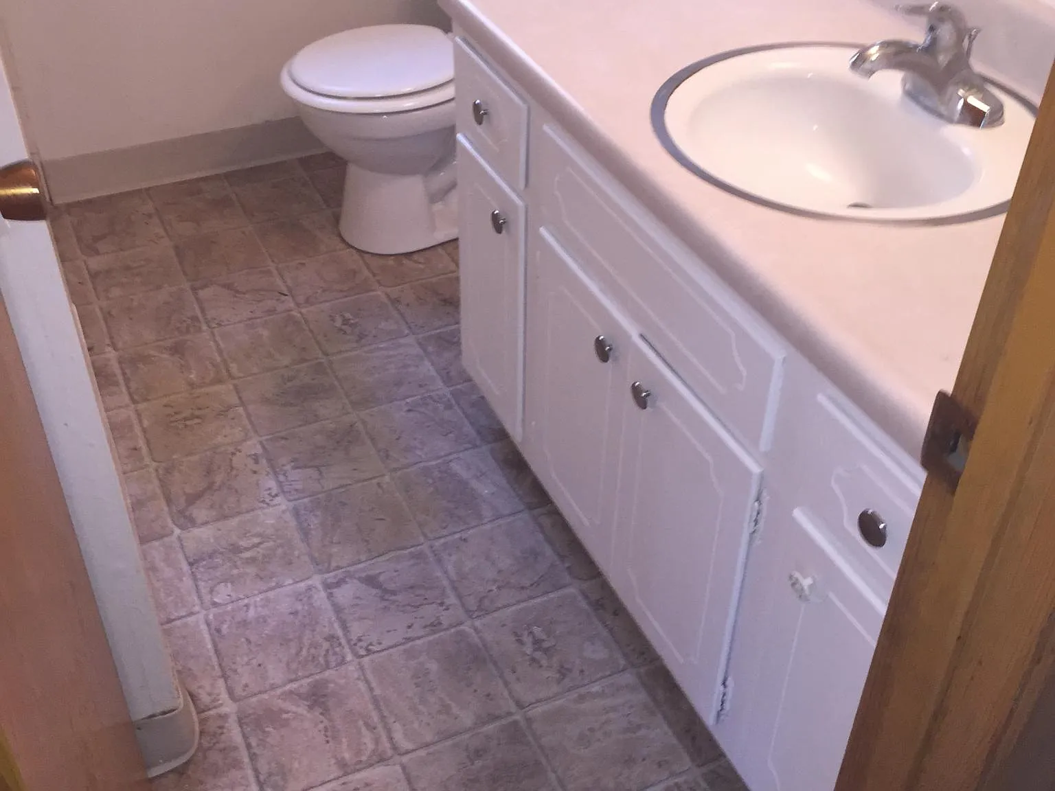 2 bed, 800 sqft, $770 — Photo 3