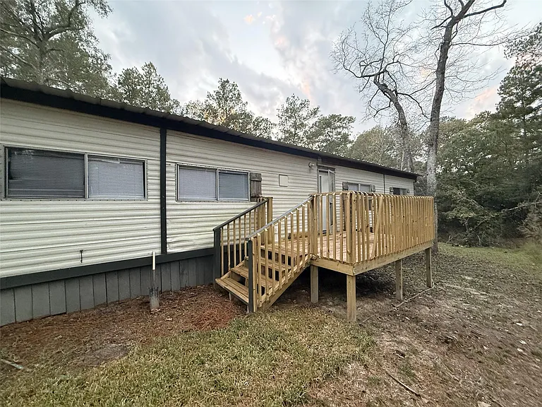279 White Oak Cir — Photo 3