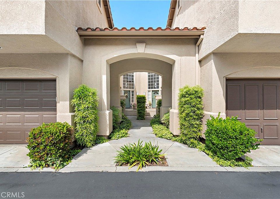 1st image of 7 Headland Pl