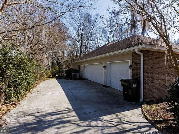 3rd image of 4473 Mahan Dr