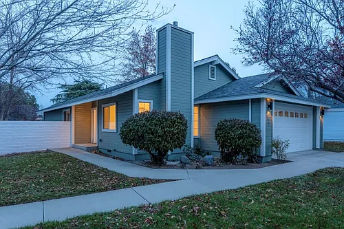 7562 Wheeldale Cir Photo 1