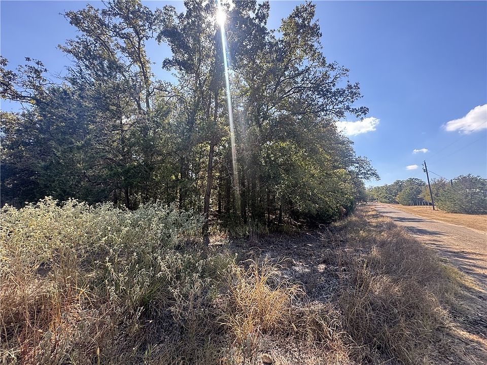 1st image of 804 Oak Dr