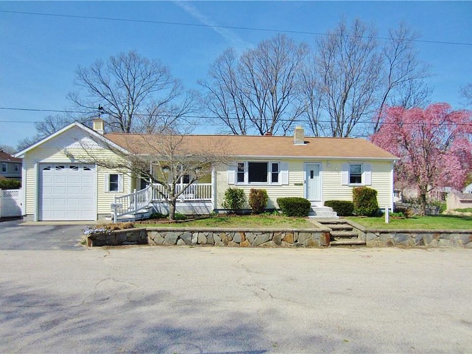 Welcome Home to this Wonderful Ranch Nestled on a Corner Lot in Great Neighborhood!