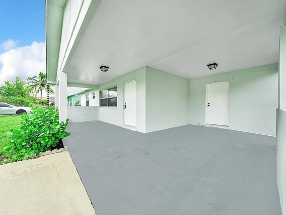 4th image of 5074 Pinebreeze Court