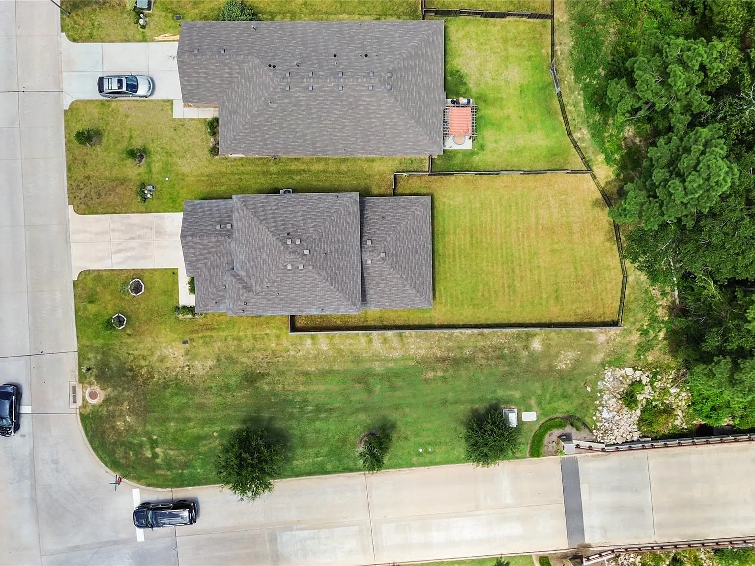 4 bed, 3.0 bath, 2430 sqft, $2,300 — Photo 4