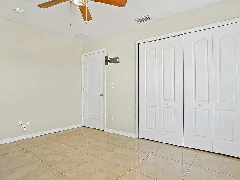 774 Princeton Dr — Photo 25