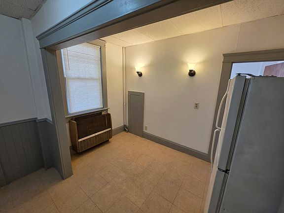 2nd image of 66 King St APT 3