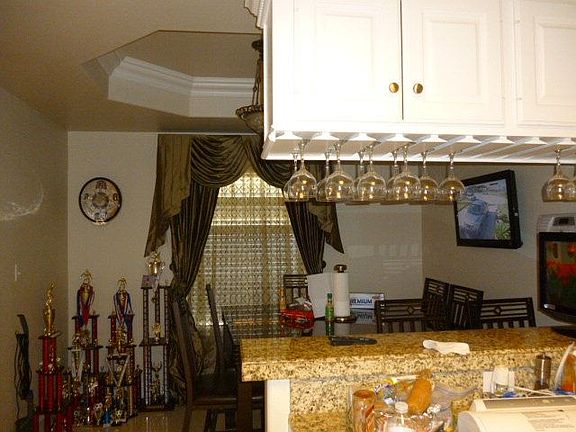 3rd image of 812 Pueblo Ct