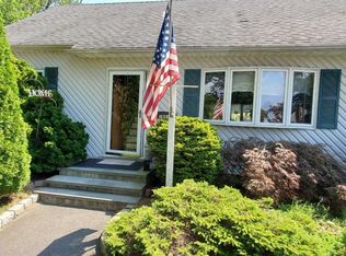 201 Hubbards Path, West Babylon, NY 11704