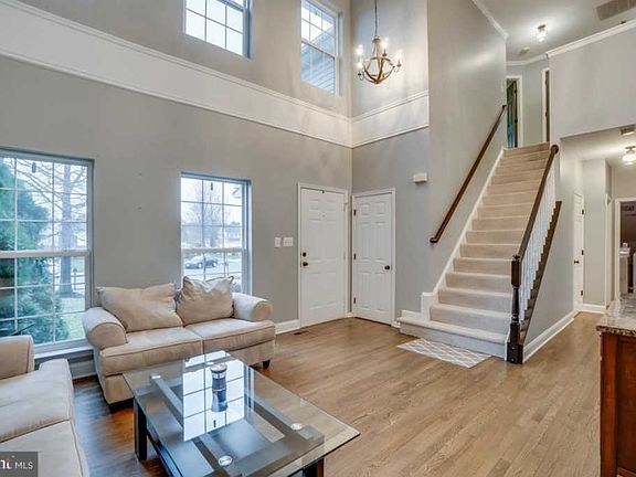 5th image of 8774 Grantham Ct