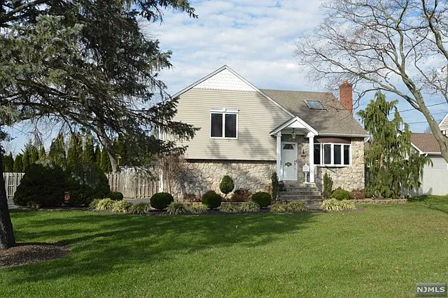 336 Ridgedale Ave photo 1