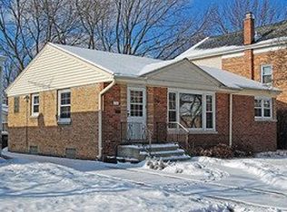 936 N Salem Ave, Arlington Heights, IL 60004