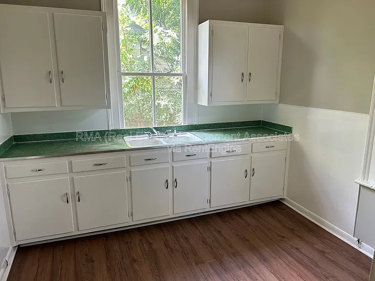 121 W Chappell St — Photo 5