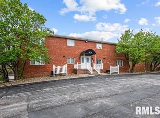 3721 35th St APT 3, Moline, IL 61265