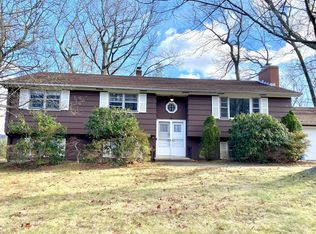 10 Booth Ter, Hamden, CT 06518