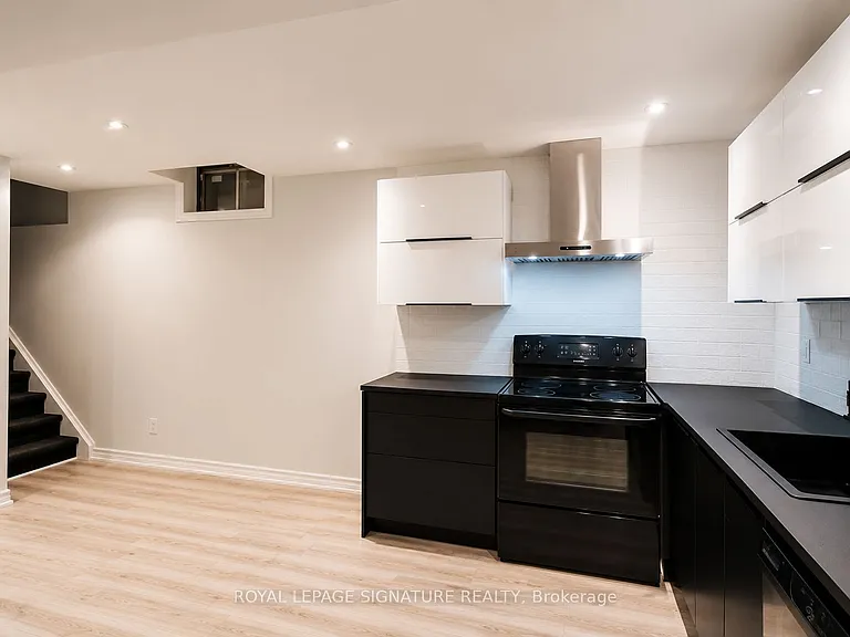 75 Rockwood Cres #BASEMENT — Photo 6