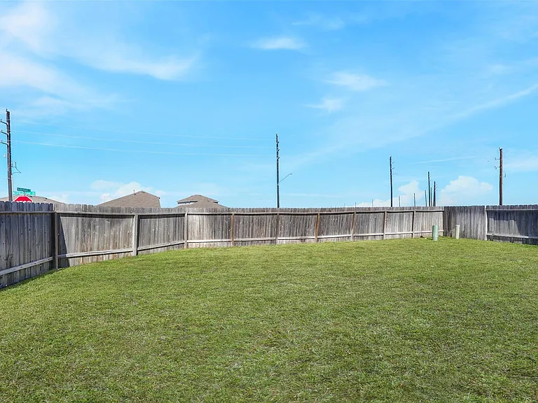20818 Edmeston Way — Photo 32