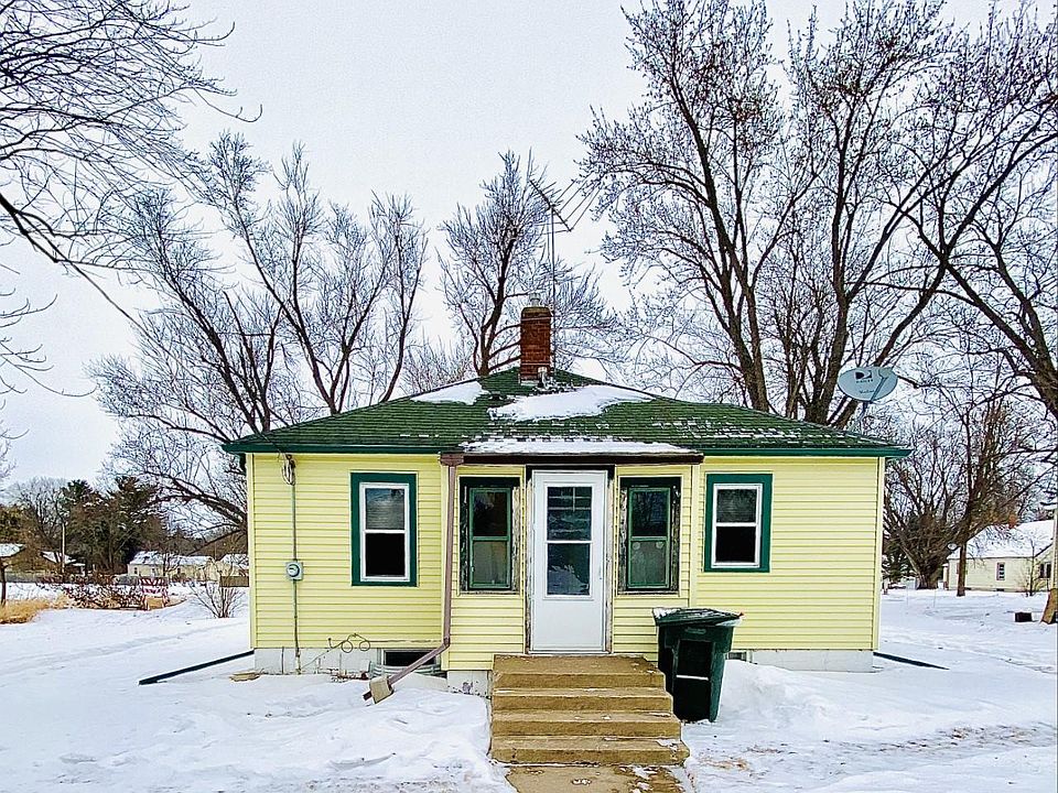830 W 3rd St, Rush City, MN 55069 Zillow