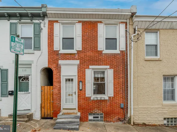 113 Hermit St, Philadelphia, PA 19127