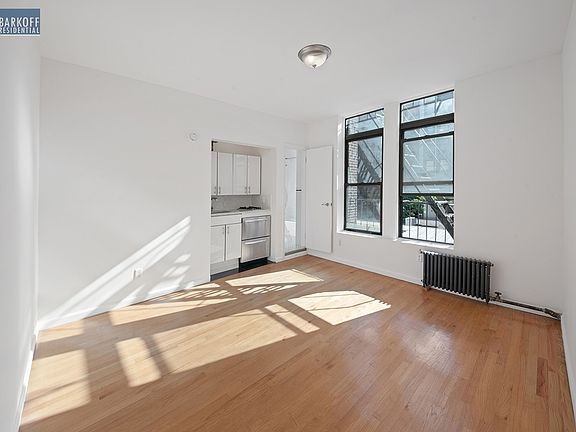 3rd image of 105 E 15th St APT 76
