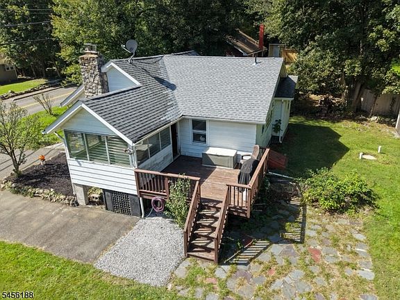4th image of 103 Breakneck Rd
