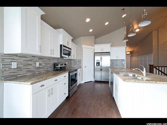 2nd image of 7877 N Buckhorn Dr E #215