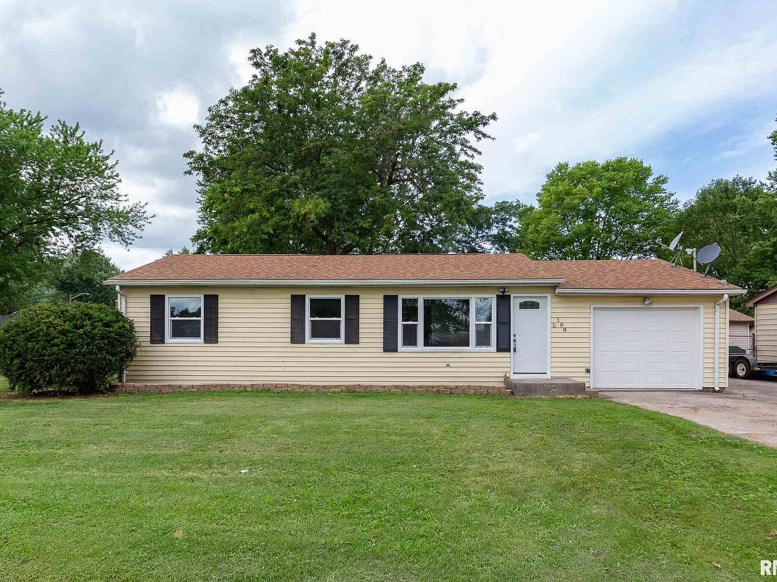 108 E 6th St, Coal Valley, IL 61240 Zillow