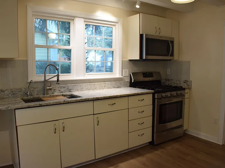 3 bed, 2.0 bath, 1530 sqft, $1,900 — Photo 5