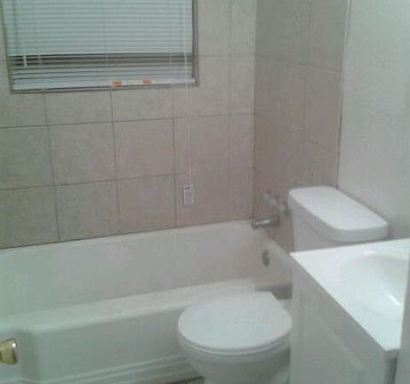 2nd image of 2727 Parkridge St