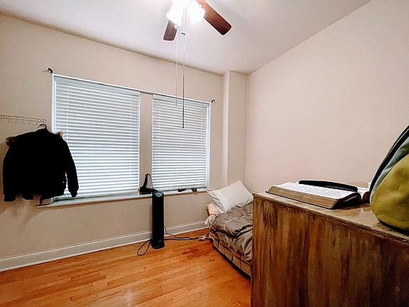 3rd image of 4931 N Avers Ave APT 1