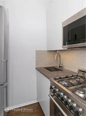 Rented by Douglas Elliman | media 7