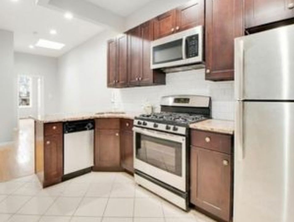 2nd image of 1823 Menahan St APT 2L