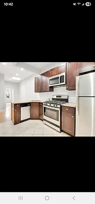Rented by Budget Real Estate NYC Inc | media 2