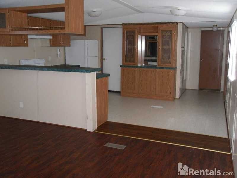 2nd image of 904 Mandy Ln