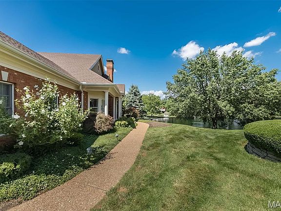 5th image of 242 Carlyle Lake Dr