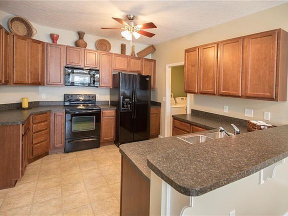 4th image of 507 Hyannis Port Cir