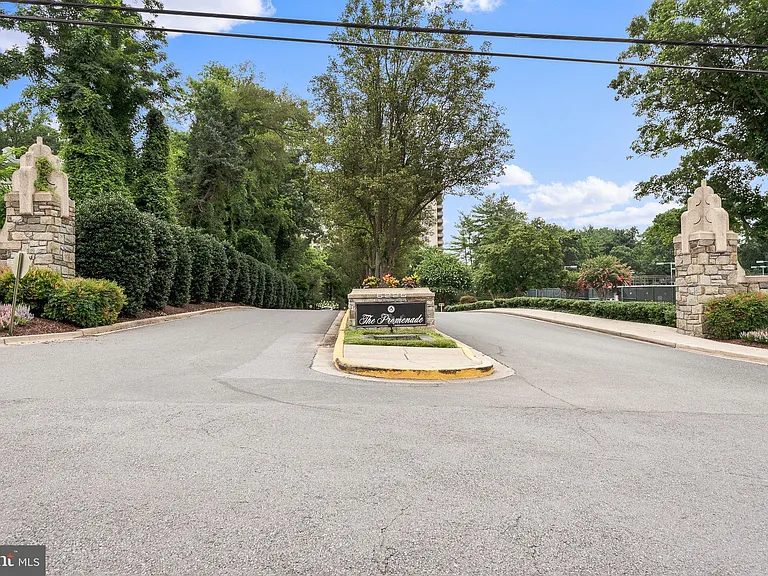 5225 Pooks Hill Rd #703N — Photo 54