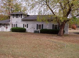 289 Valley Airport Dr, Cotter, AR 72626